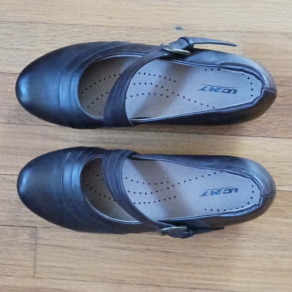 Women's Rocker Bottom Dress Shoe